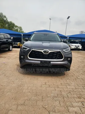 Toyota Highlander XLE 2021 Gray