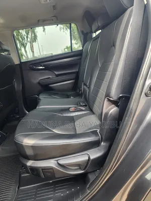 Toyota Highlander XLE 2021 Gray