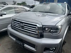 Toyota Sequoia Platinum 4x4 2020 Silver