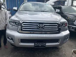 Toyota Sequoia Platinum 4x4 2020 Silver