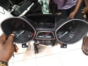 Ford Escape Speed Clock 2017 Model
