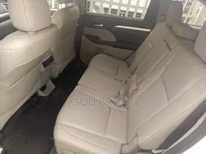 Toyota Highlander XLE V6 4x2 (3.5L 6cyl 6A) 2016 White