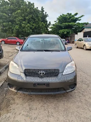 Toyota Matrix XR Hatchback FWD (1.8L 4cyl 4A) 2007 Gray