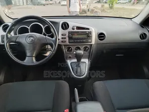 Toyota Matrix XR Hatchback FWD (1.8L 4cyl 4A) 2007 Gray