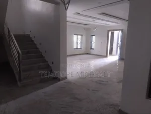5bdrm Townhouse / Terrace in Main Wuye, Utako for rent