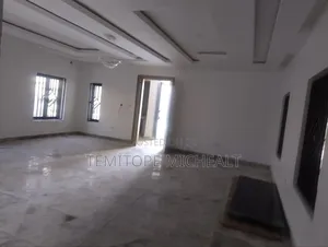 5bdrm Townhouse / Terrace in Main Wuye, Utako for rent