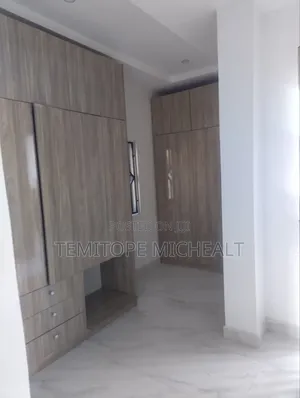 5bdrm Townhouse / Terrace in Main Wuye, Utako for rent