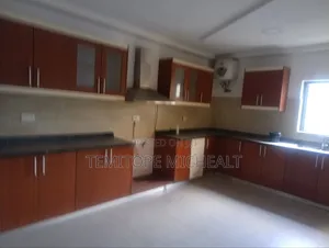 5bdrm Townhouse / Terrace in Jabi District for rent