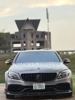 Mercedes-Benz C63 S RWD Sedan (4.0L V8 7A) 2018 Gray