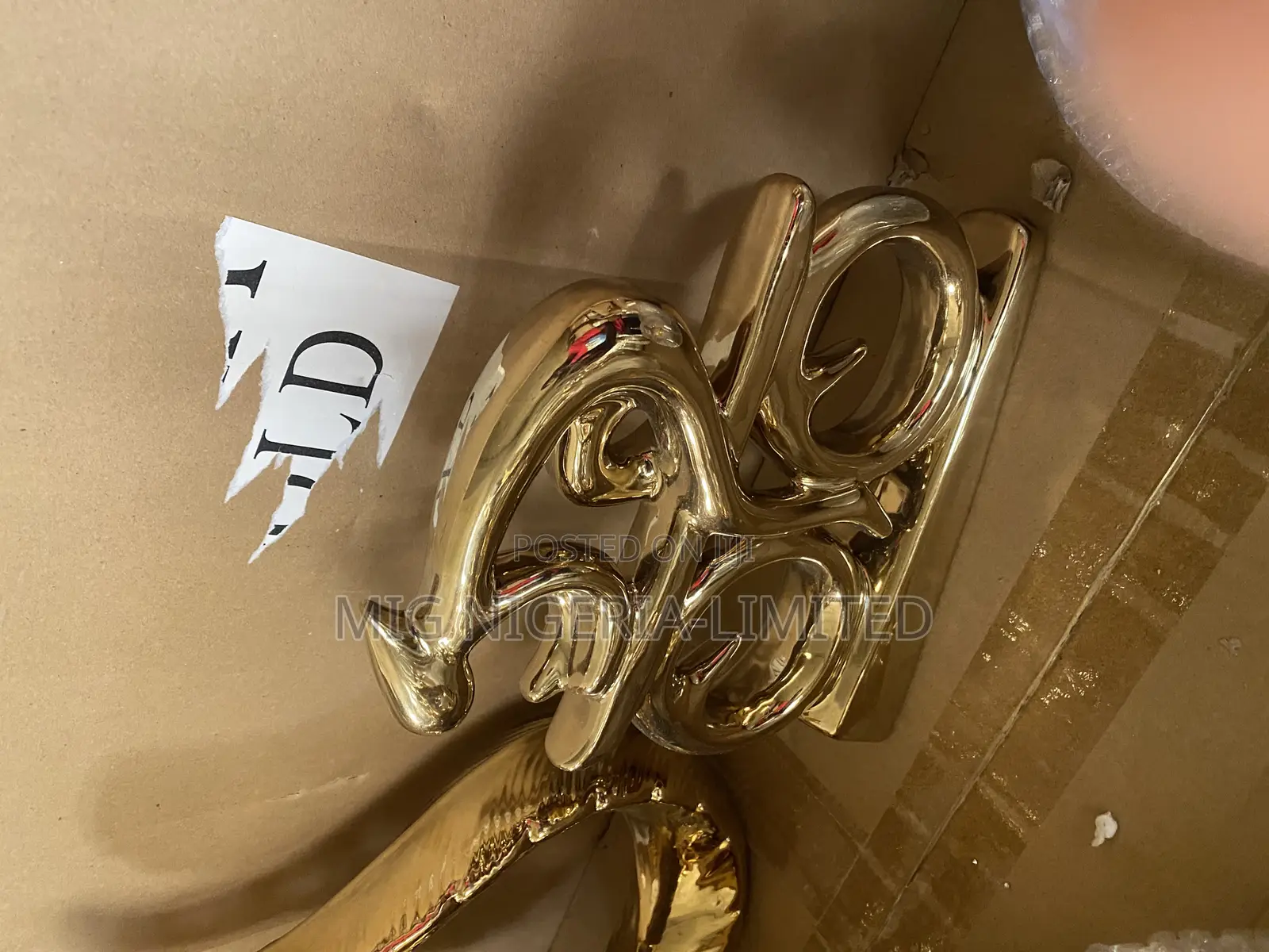 Ornaments Figurines Gold Status Decorations