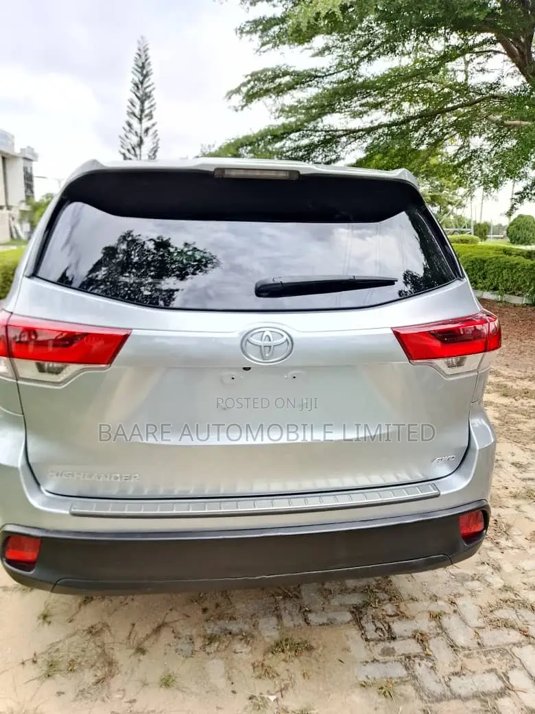 Toyota Highlander 2019 Silver