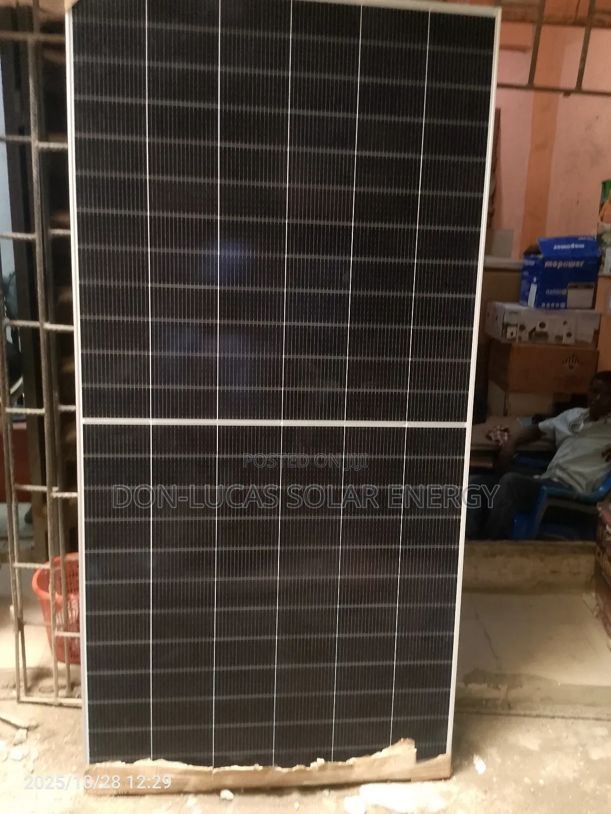 Solar Panel 650w 144cell