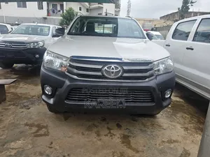 Toyota Hilux Revo Double Cab Petrol 2.7 AWD 2018 White