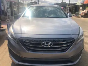 Hyundai Sonata Sport Sedan FWD (2.4L 4cyl 6A) 2016 Silver