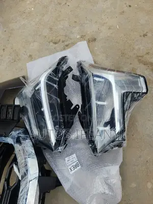 Headlight for Toyota Tundra 2025 Available Dm