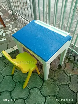 Student Reading Table and Chair