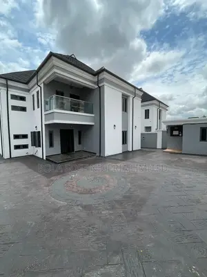 5bdrm Duplex in Oluyole Estate, for sale