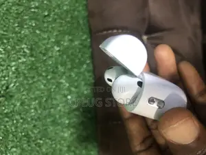 Original Apple Airpod Pro Second Generation (Used)