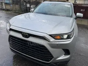 Toyota Highlander XLE AWD 2024 Silver