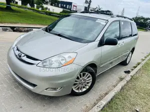 Toyota Sienna Limited 7 Passenger 2010 Gold