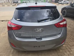 Hyundai Elantra SE Sedan FWD (1.8L 4cyl 6A) 2016 Gray