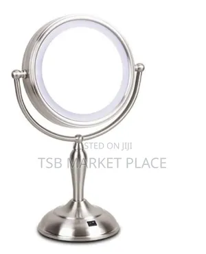 Mirror More Make-Up