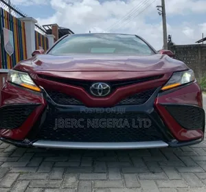 Toyota Camry 2018 Red