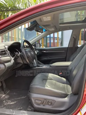 Toyota Camry 2018 Red