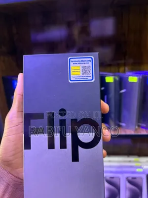 New Samsung Galaxy Z Flip4 256 GB Purple