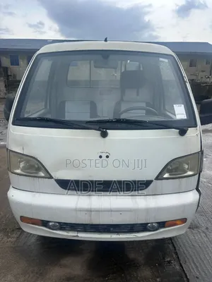 Daihatsu Hijet 2000 White