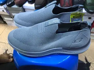Sketchers Premiere