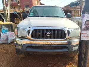 Toyota Tacoma 2004 Silver