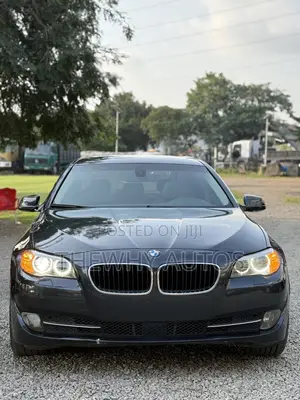 BMW 528i 2011 Gray