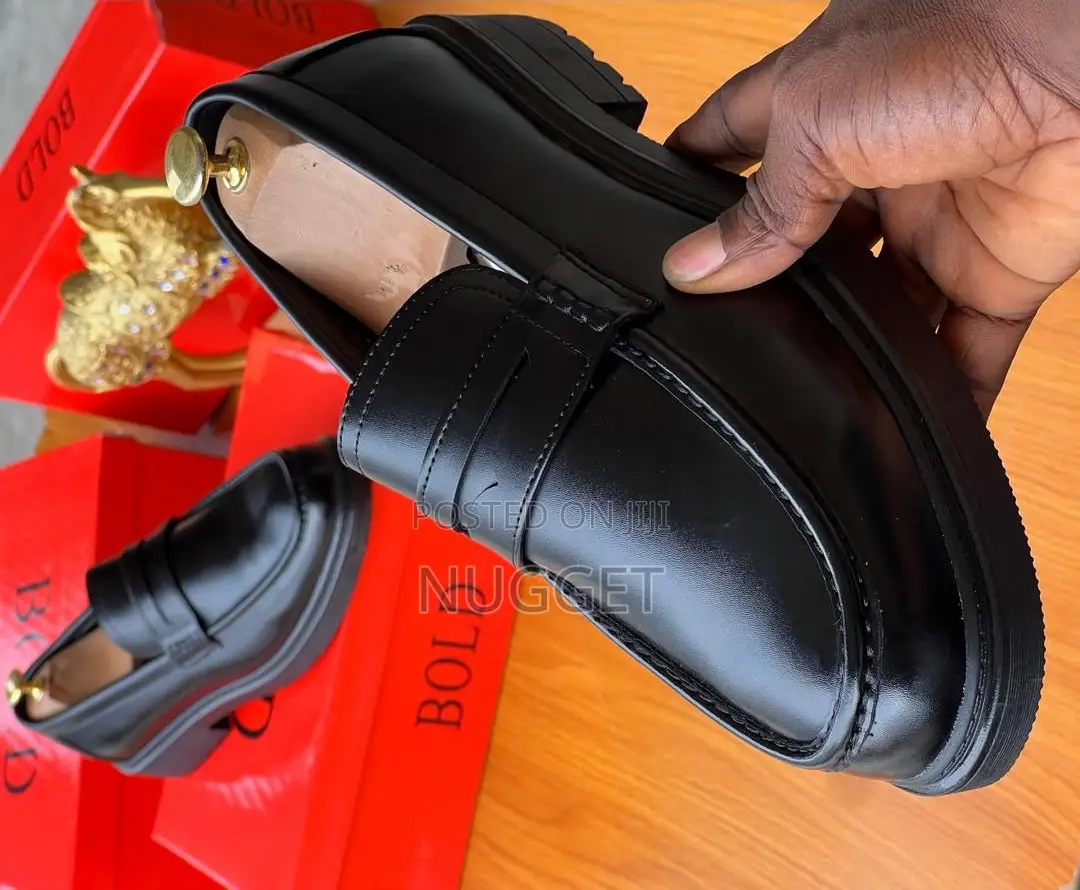 Bold Black Leather Shoe Loafers Boxed