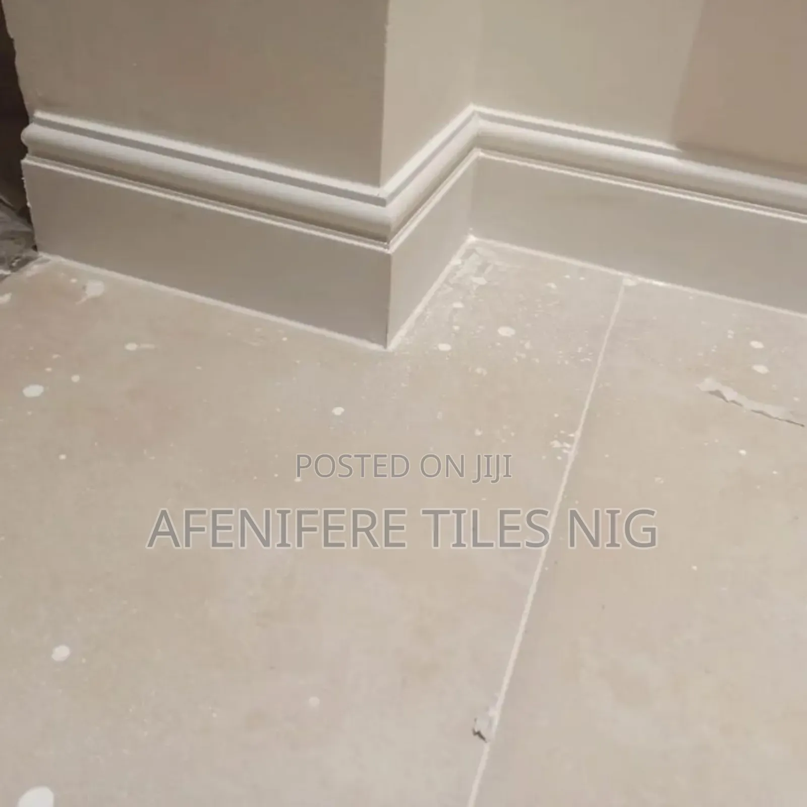White Fiber Floor Skirting