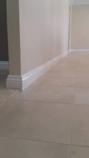 White Fiber Floor Skirting