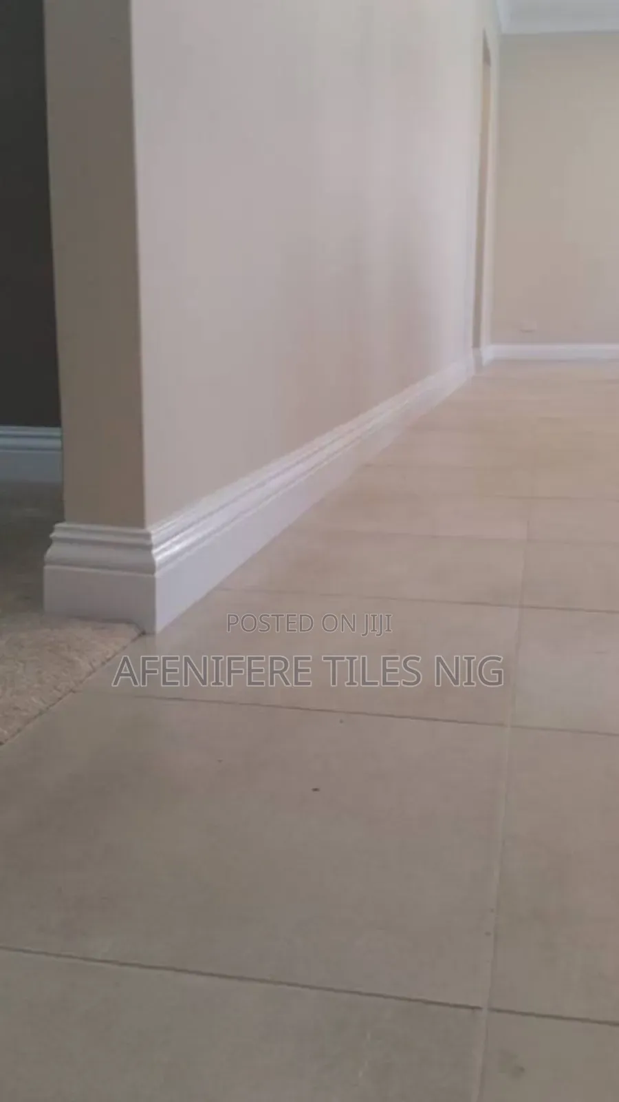 White Fiber Floor Skirting