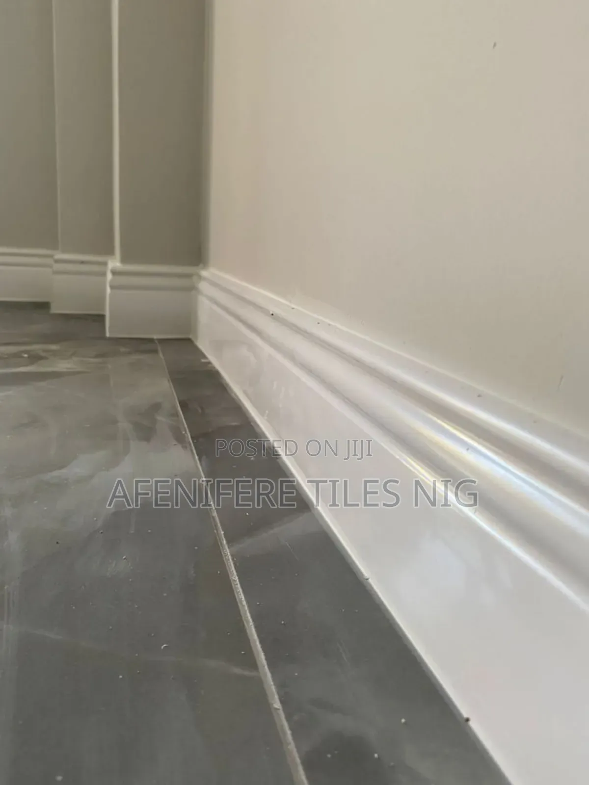 White Fiber Floor Skirting