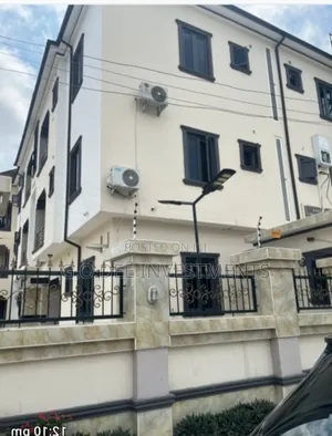 3bdrm Block of Flats in Amuwo Odofin for sale