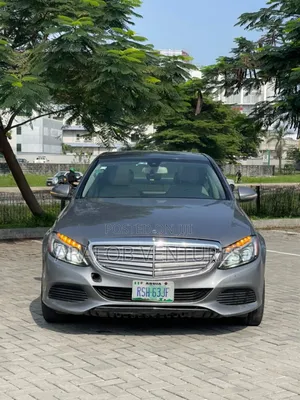 Mercedes-Benz C300 Luxury 4dr AWD 4Matic Sedan (2.0L 4cyl 7A) 2015 Gray