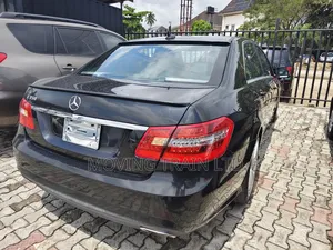 Mercedes-Benz E350 Base 4Matic Sedan AWD (3.5L 6cyl 7A) 2011 Black