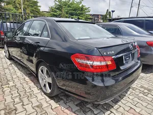 Mercedes-Benz E350 Base 4Matic Sedan AWD (3.5L 6cyl 7A) 2011 Black