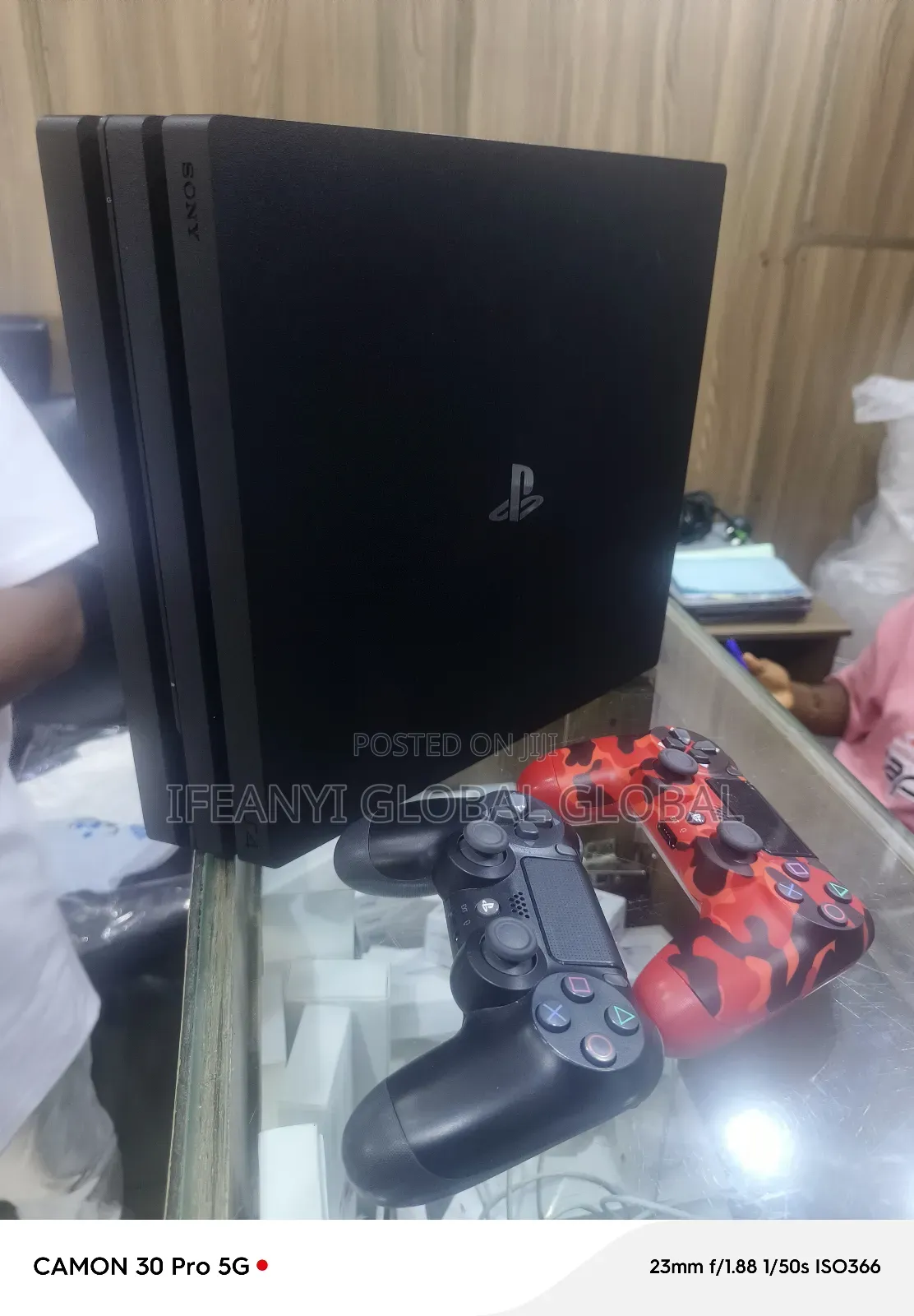 PS4 Pro With 10 Game's 2pad