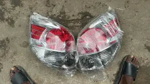 Set Taillights for Matrix 2005