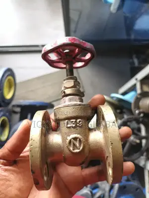 Brass Glove Valve or Bronze/Brass Gate Valve 3⁄4 L39