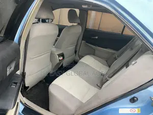 Toyota Camry LE 4dr Sedan (2.5L 4cyl 6A) 2013 Blue