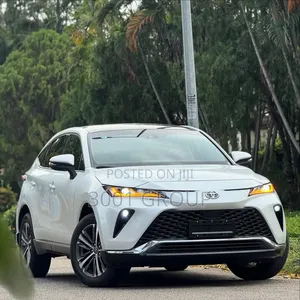 Toyota Venza 2025 White