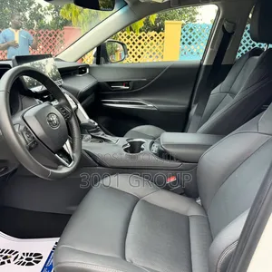 Toyota Venza 2025 White