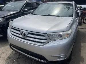 Toyota Highlander Limited 3.5l 4WD 2013 Silver