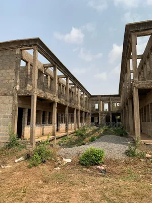 28 Rooms Hostel Apartments in a Good Environment
